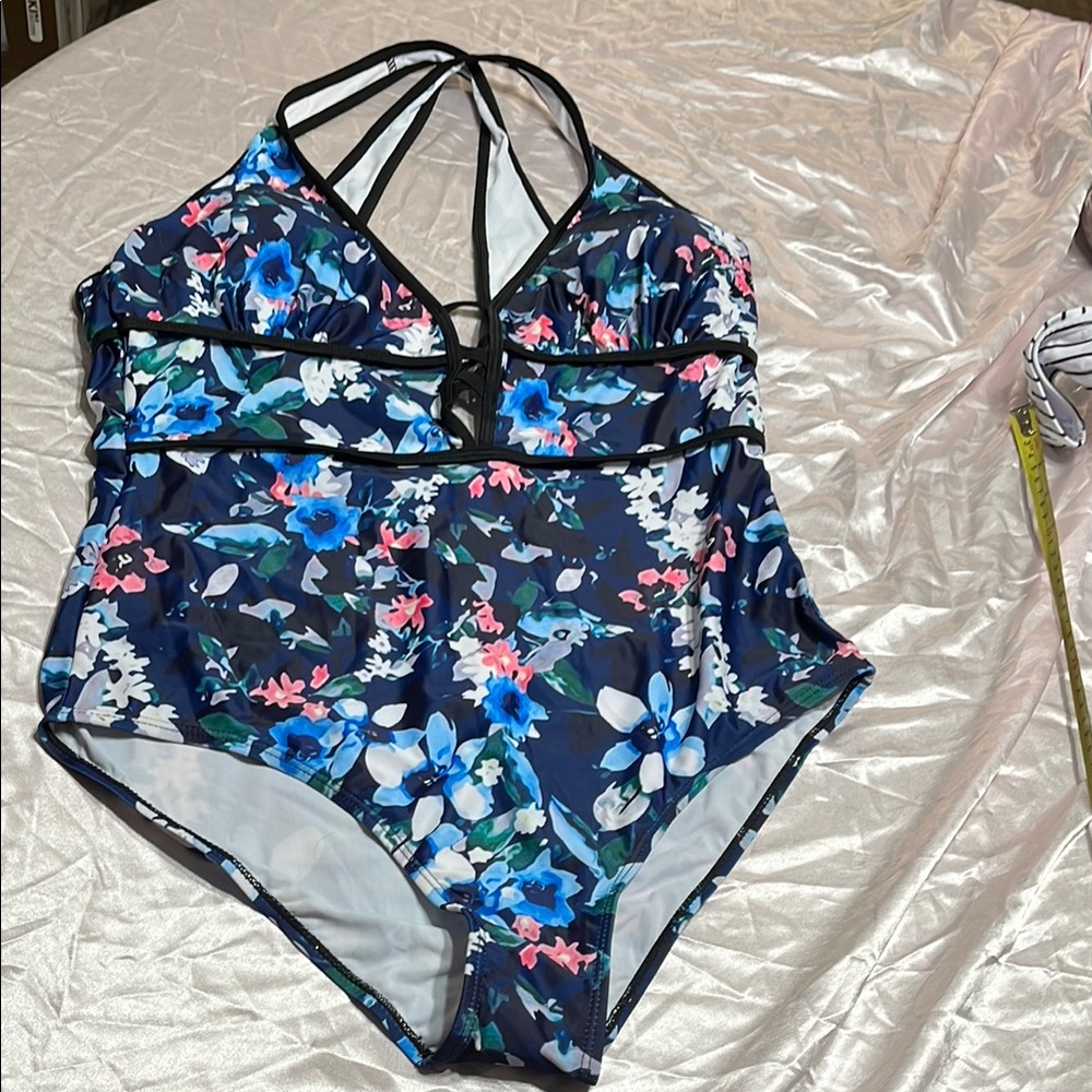 One piece swimsuit 2X floral design